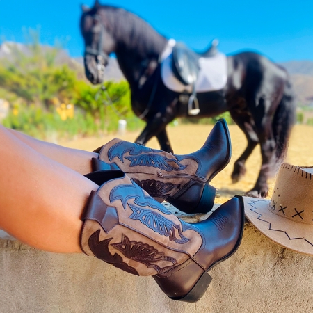 Unas Botas Vaqueras Botas Camperas De Montar A Caballo Botas