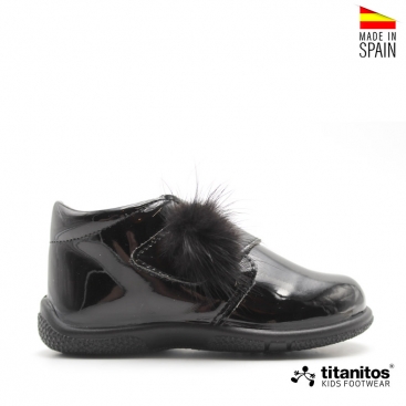 zapato abotinado negro charol