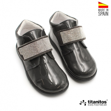 Zapato en charol gris