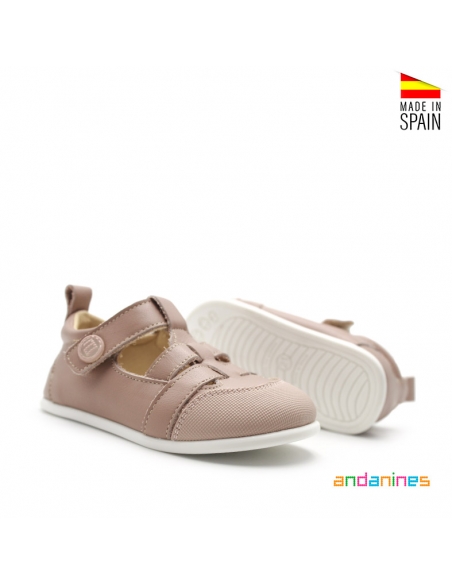 Zapatos infantiles cómodos nude