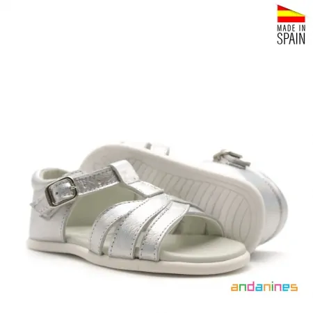 Nuevas Sandalias de Niña Plateadas Elegancia y Confort