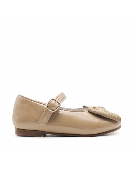 ZAPATOS NIÑA VESTIR CHAROL ARENA BEIGE