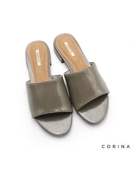 Sandalia plana charol verde