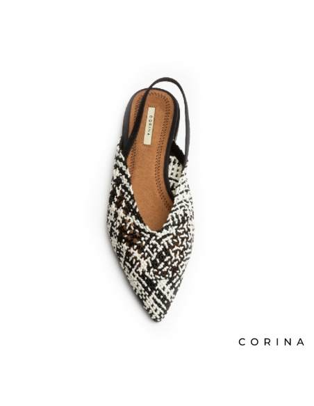 Zapatos con diseño calado