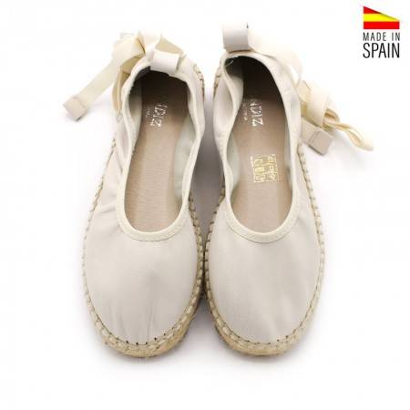 valencianas comunión beige