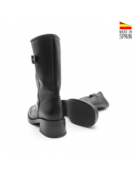 botas negras media caña​