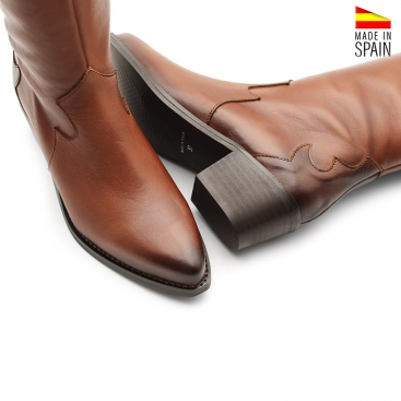 botas cuero tacon​