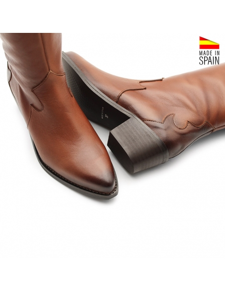 botas cuero tacon​