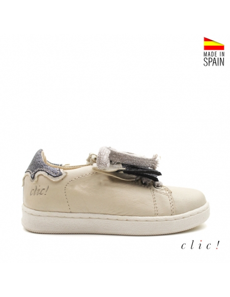Zapatilla con lengüeta flecos beige
