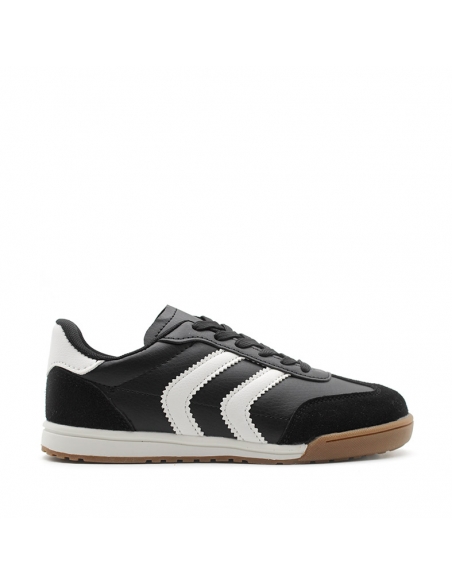 zapatilla negra niño​