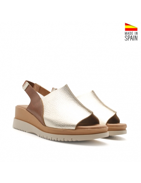 Sandalias de cuña doradas