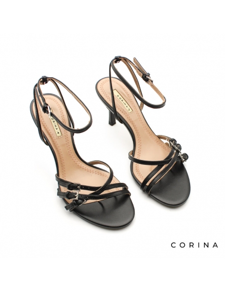 Sandalias con tacon negra de hebillas