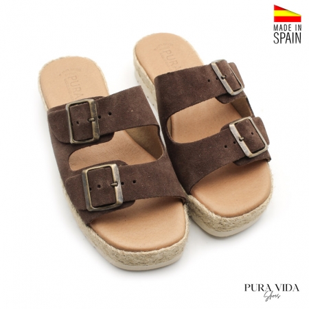 sandalia con hebillas marrón