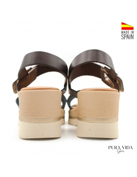 Sandalias marrones con cuña