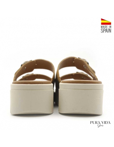 Sandalia track camel