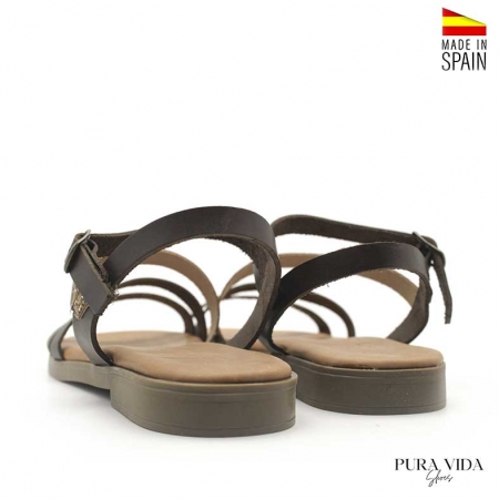 Sandalia con tiras elegantes