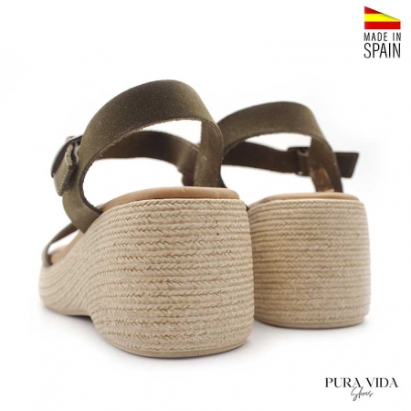 Cuñas de piel verde