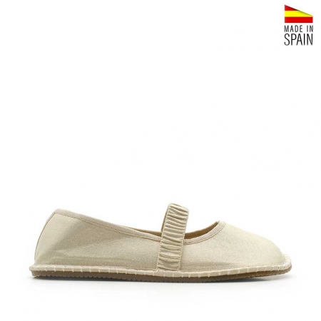 Merceditas respetuosas niña tipo veneciana Condiz vista lateral