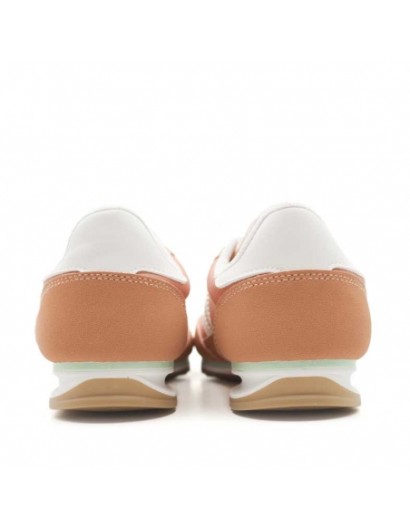 zapatillas color naranja mujer​