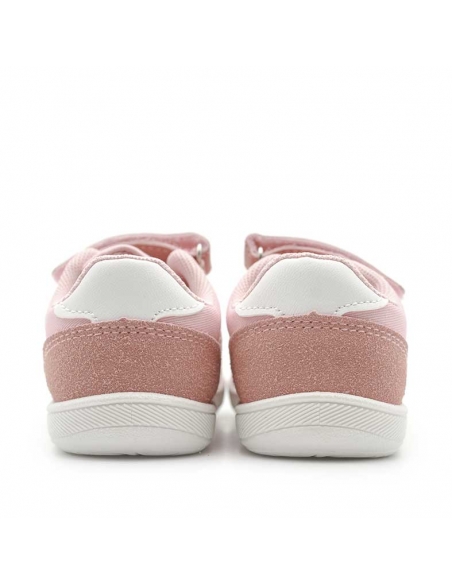 bamba niña respetuosa