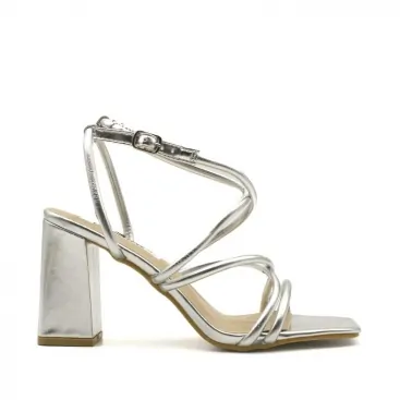 Sandalias plateadas de fiesta