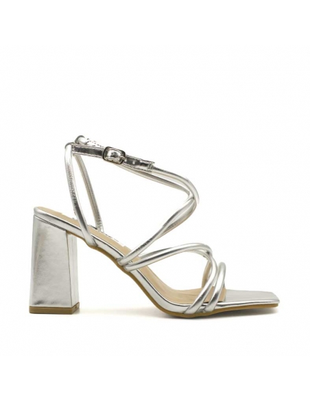 Sandalias plateadas de fiesta