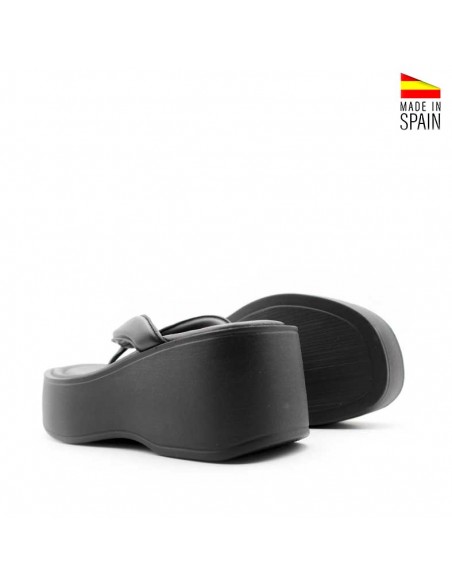 Sandalias negras plataforma dedo