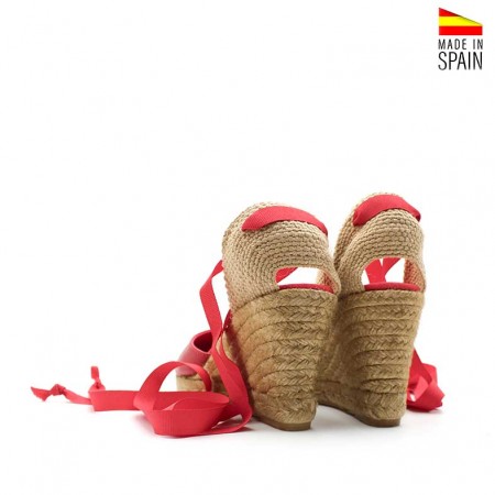 Cuñas rojas de esparto