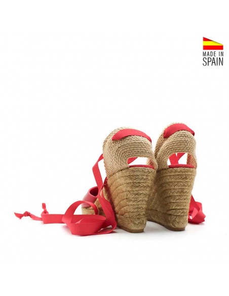 Cuñas rojas de esparto