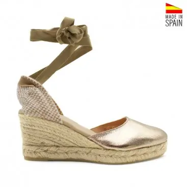 Alpargatas doradas metalizadas