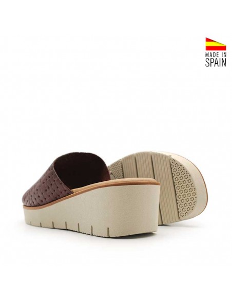 Mule cuero grabado mujer