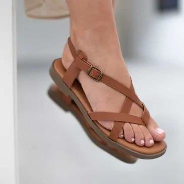 sandalia tiras dedo plateadas