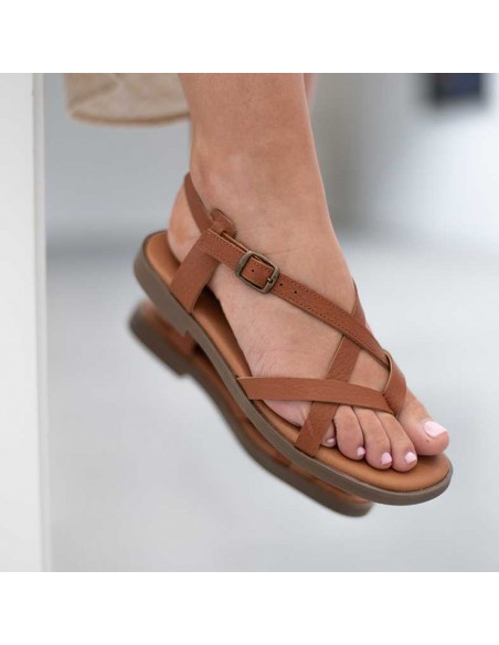 sandalia tiras dedo marrones