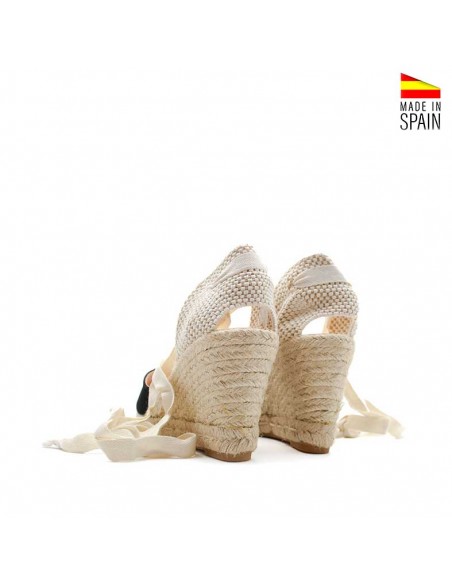 Cuñas negras con esparto