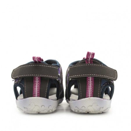 sandalia cerrada montaña de niña