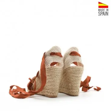Alpargatas con cintas al tobillo
