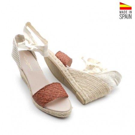 sandalia cuña rafia​