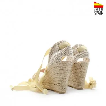 Sandalia cuña pala atadas