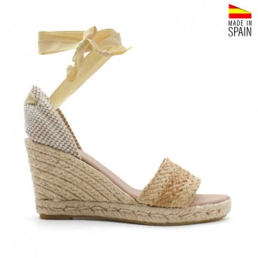 sandalias atadas al tobillo