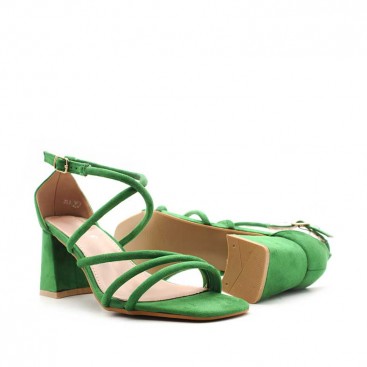 Sandalia verde tacón ancho​