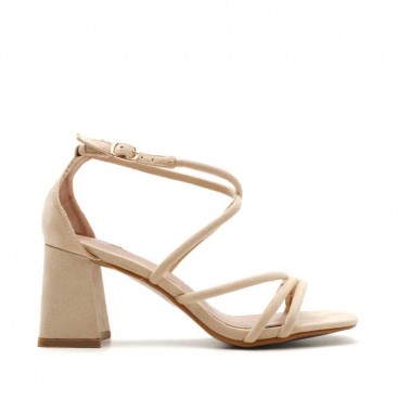Sandalia beige tacón ancho​