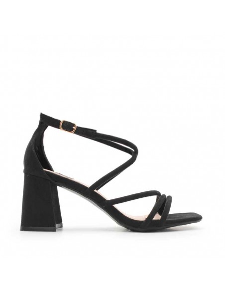 sandalia negra tacón ancho​