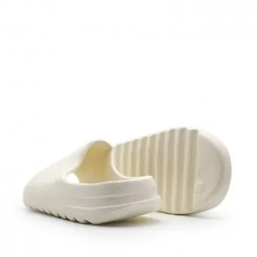Slides goma beige mujer