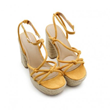 Sandalia boho amarilla