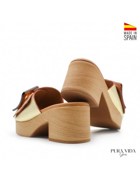 Sandalia mule dorada