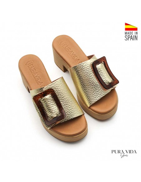 Zuecos dorados tacón