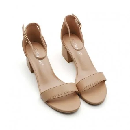 Sandalias elegantes nude
