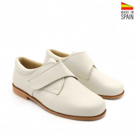 zapatos beige niño