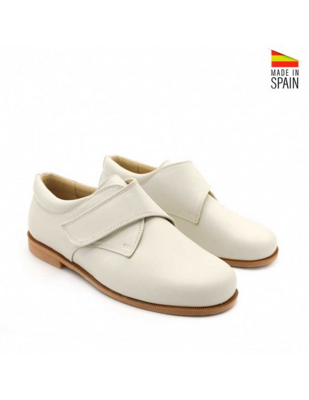 zapatos beige niño