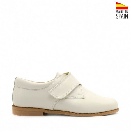 Zapatos de Niño en color Beige para Comuniones y Ceremonias
